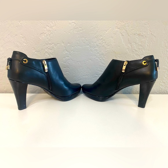 Liz Claiborne black booties - Picture 1 of 3